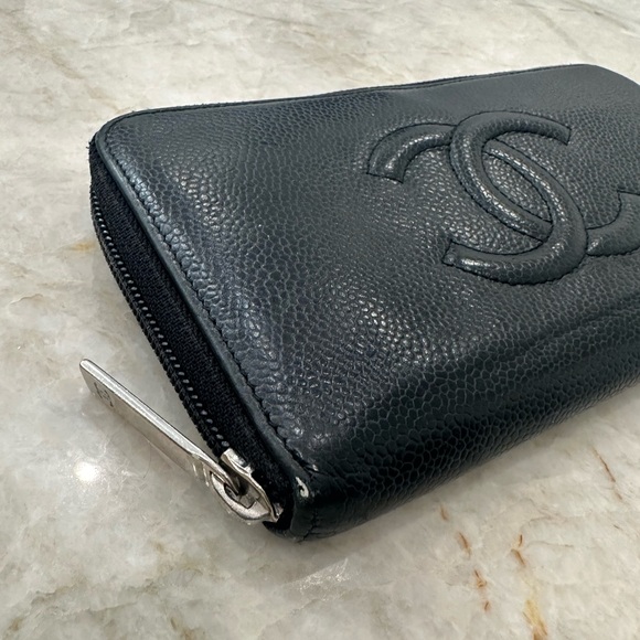 Vintage Chanel Caviar Leather Zippy Wallet - Picture 3 of 16